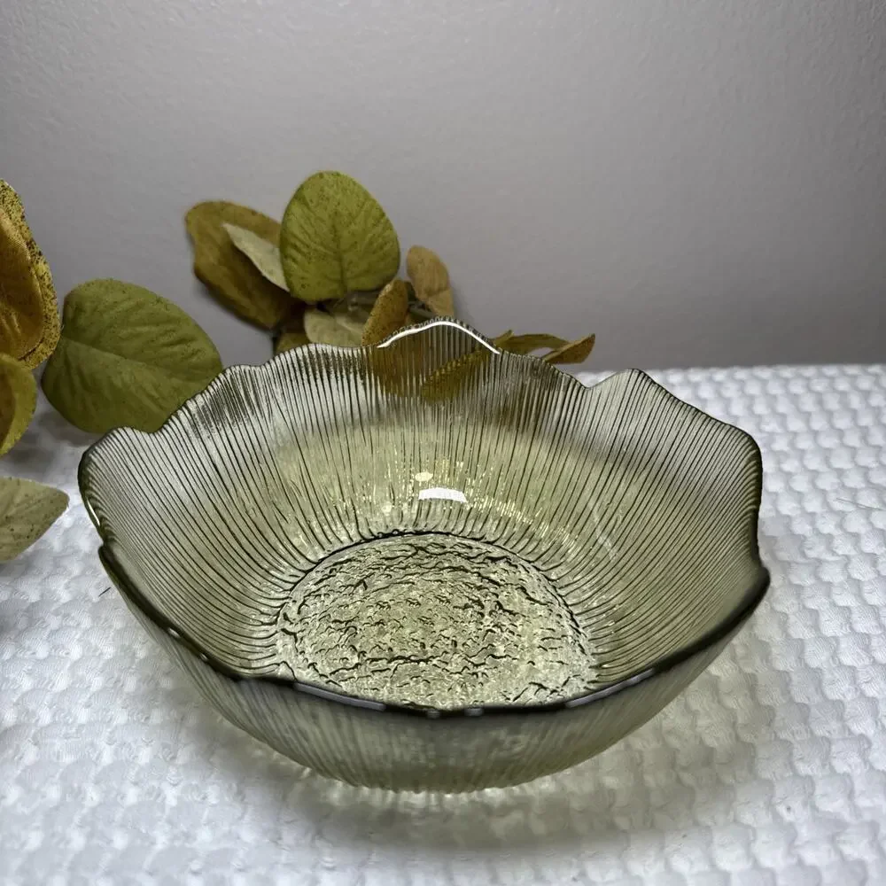 Vintage Scalloped Edge Avocado Green Ribbed Glass Dessert Berry Bowl 6” Decor